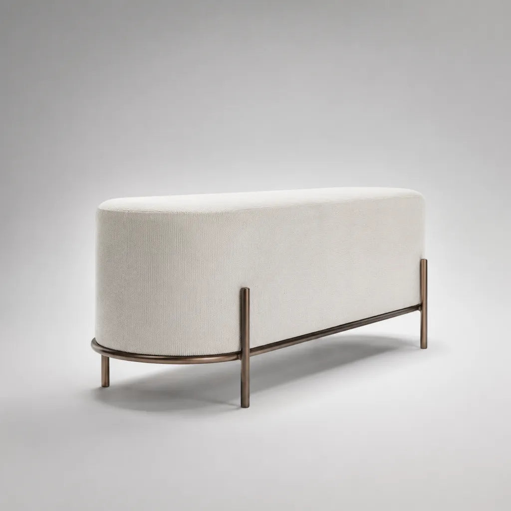 Panca poggiapiedi imbottita rettangolare in poliestere e acciaio, bianco crema e bronzo, 80 x 40 x 45 cm